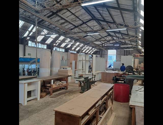 INDUSTRIAL PROPERTY TO RENT IN DEAL PARTY